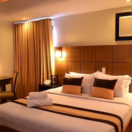 The Pinnacle Hotel And Suites Davao Ngoại thất bức ảnh
