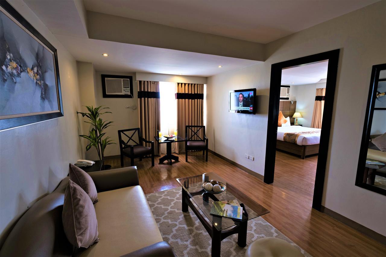 The Pinnacle Hotel And Suites Davao Ngoại thất bức ảnh