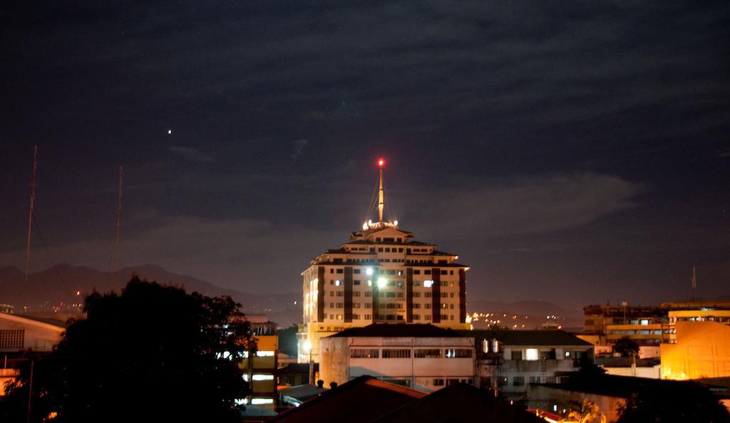 The Pinnacle Hotel And Suites Davao Ngoại thất bức ảnh